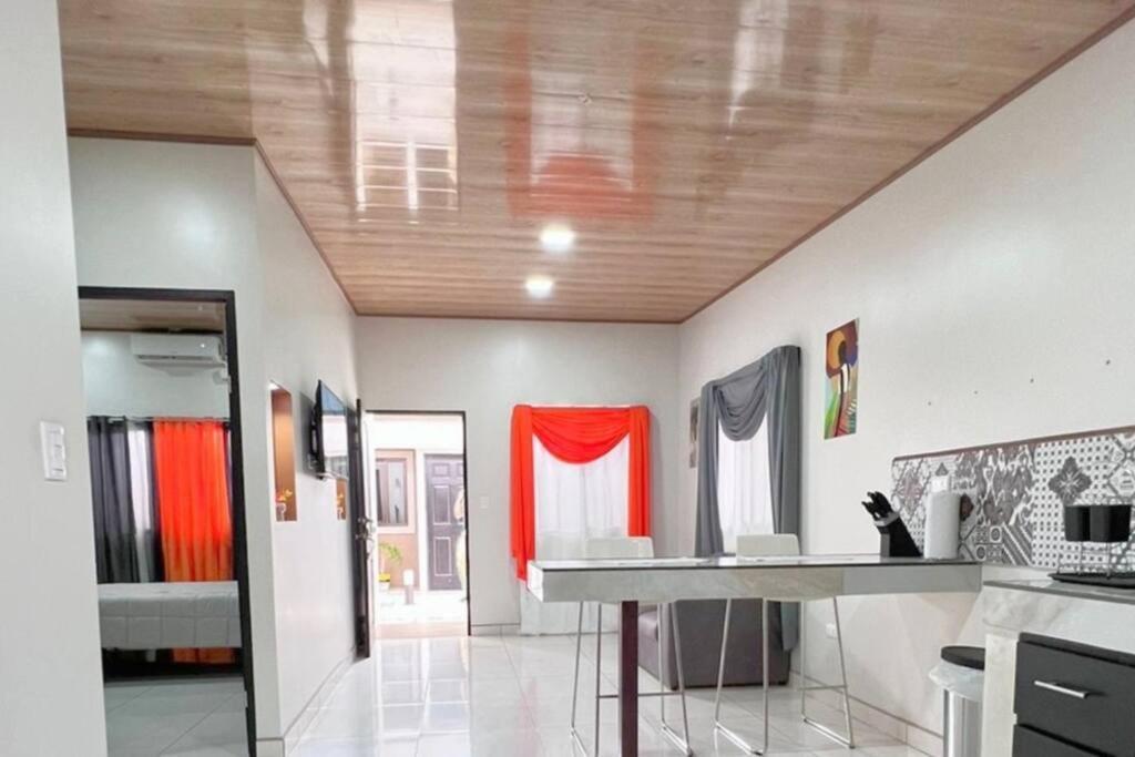 Orange Apartment 5 min aeropuerto Juan santamaria Alajuela Exterior foto
